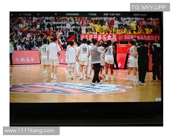 赵继伟的篮球之路：从青涩少年到国家队核心的成长历程与奋斗故事