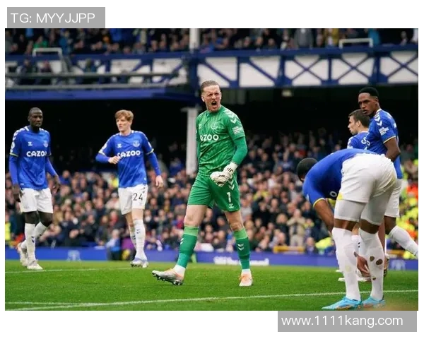 埃弗顿与利物浦激战正酣无插件直播精彩呈现