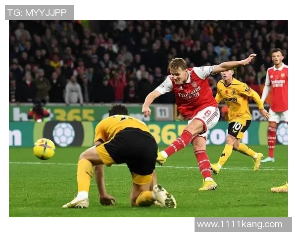 西汉姆联对阵狼队足球比赛直播精彩瞬间全程回顾与分析