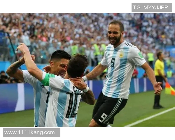 伊瓜因因伤退出比赛，队友表现出色封胜